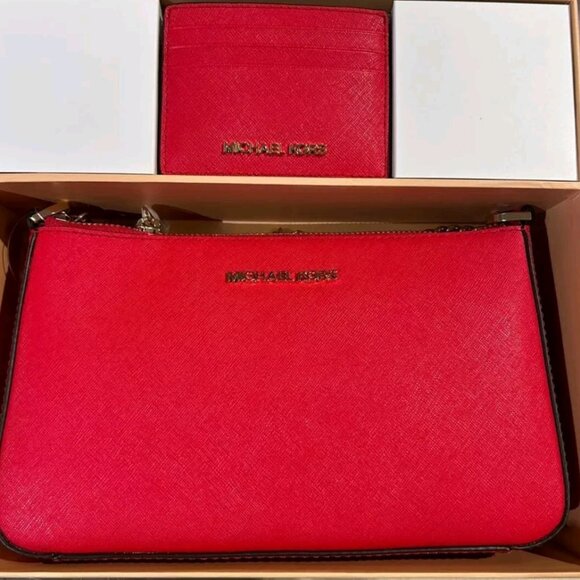 Michael Kors NWT Giftable Boxed Items Crossbody plus Card Wallet Comes in a box - Picture 11 of 11